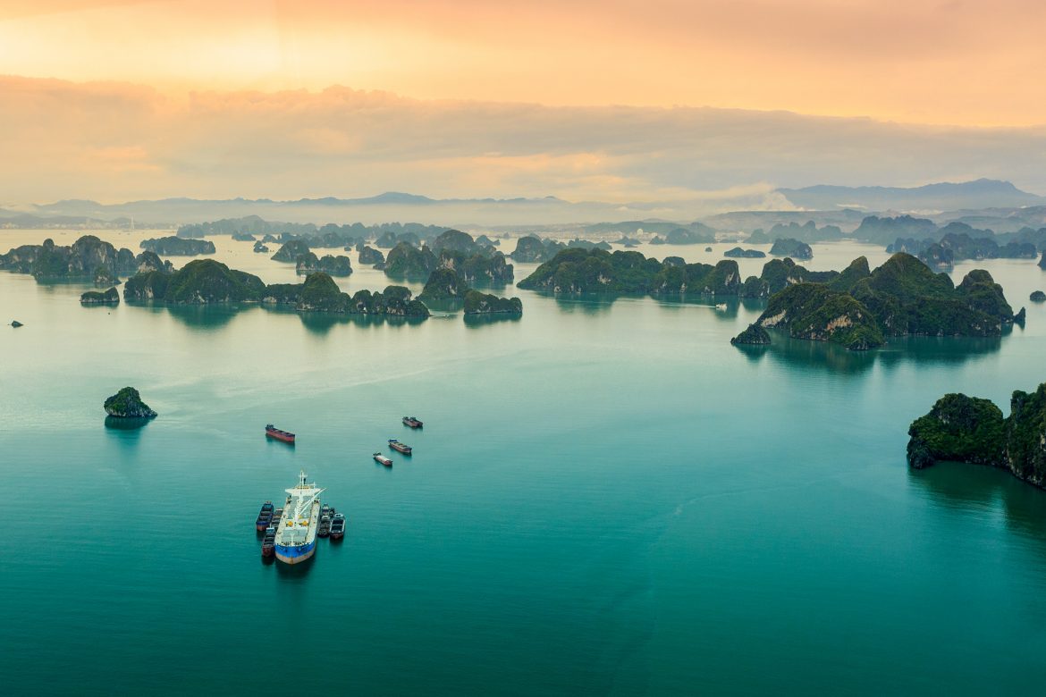 Best 13 Islands & Places for your Perfect Halong Bay Tour