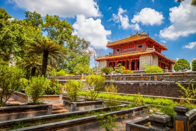 UNIQUE AND FUN THINGS TO DO WHILE YOU ARE IN HUE, VIETNAM